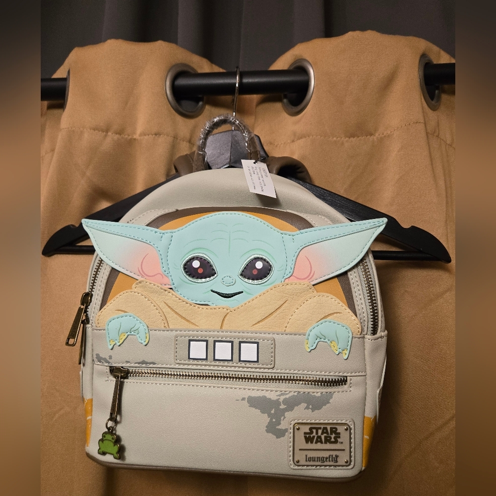 New Loungefly Star Wars The Mandalorian Child In Cradle Mini Backpack